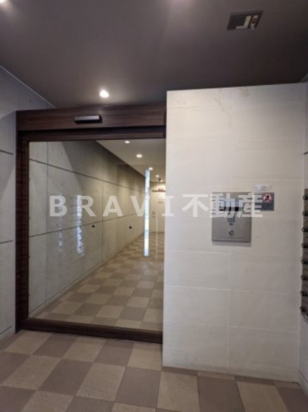 プランドール大手前レジデンス　BRAVI不動産のエントランス|【プランドール大手前レジデンス】ゆとりのあるエントランスです