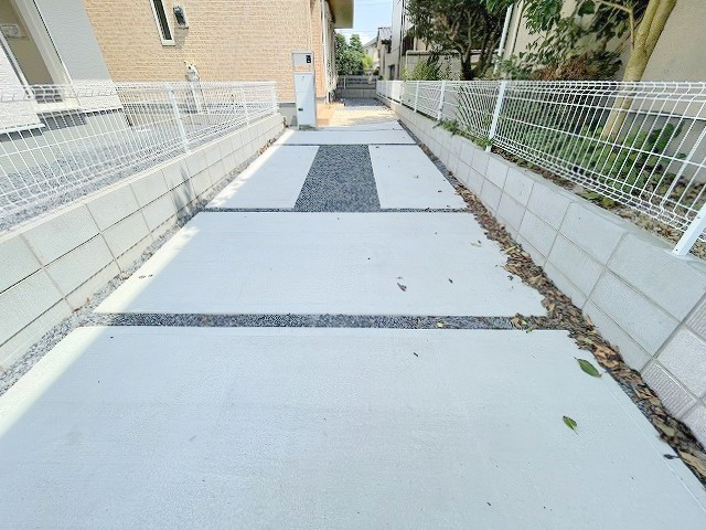 三郷市早稲田6丁目　新築戸建　全3棟　3号棟の駐車場|縦列2台駐車可能です。