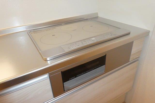 アベニール千鶴のキッチン|３口IHコンロ