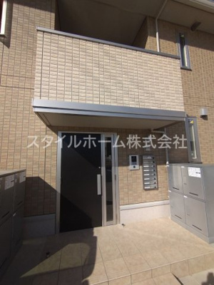 【エントランス】 | Ｒｅｉｗａ　Ｈoｕｓｅ