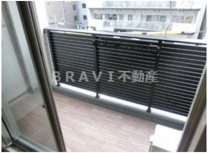 レオンコンフォート本町東Ⅱ　BRAVI不動産のバルコニー|【レオンコンフォート本町東Ⅱ】暖かな日差しのふりそそぐバルコニー