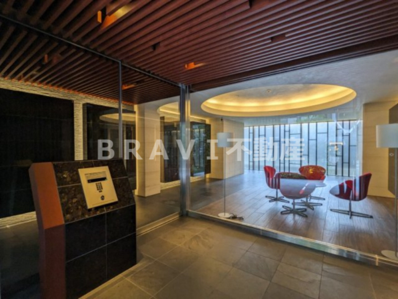 レオンコンフォート本町東Ⅱ　BRAVI不動産のエントランス