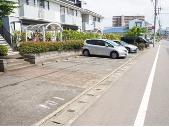 【駐車場】