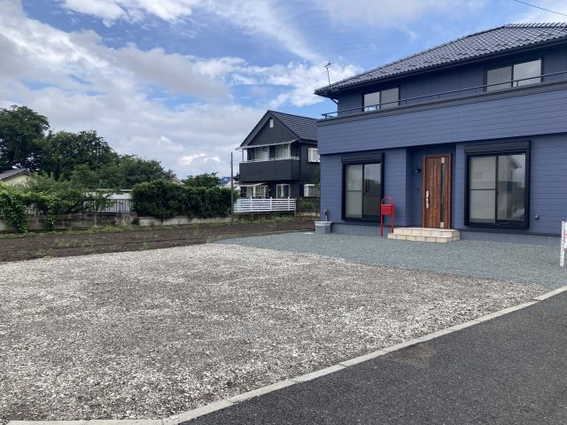 前橋市女屋町　中古住宅の駐車場|駐車スペースもあります