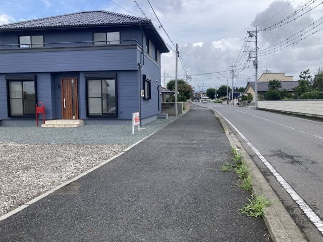 前橋市女屋町　中古住宅の前面道路含む現地写真|前面道路含む現地写真です