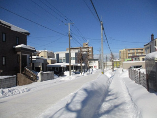 【前面道路含む現地写真】