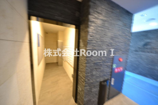 【エントランス】 | アドバンス上町台シュタット | 清潔なエントランスです