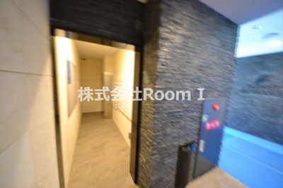 【エントランス】 | アドバンス上町台シュタット | 清潔なエントランスです