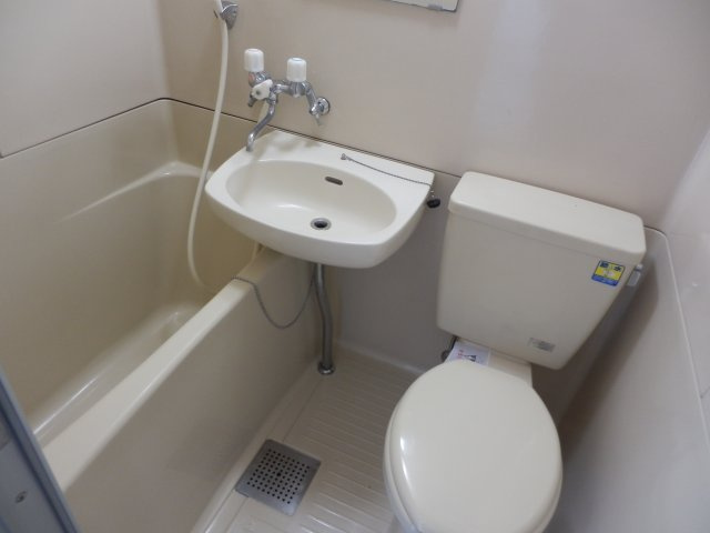半田コーポのトイレ|シンプルで使いやすいトイレです