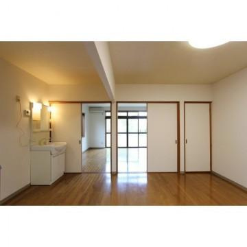 ベルーナの居間・リビング