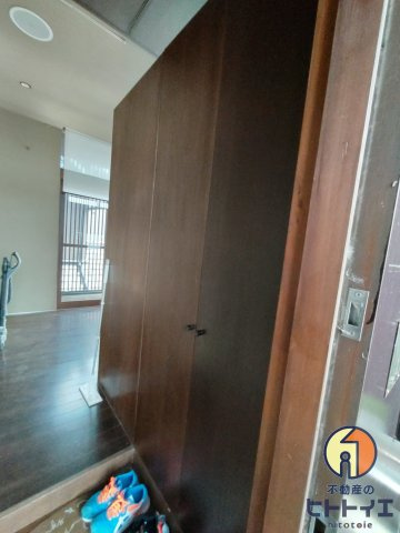 ニイハウスの玄関|シューズボックスです