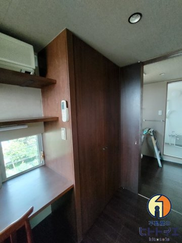 ニイハウスの洋室|洋室収納です