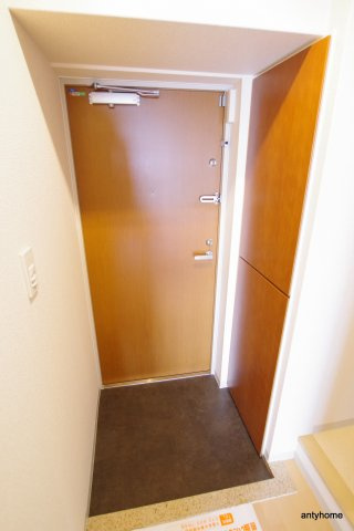 D-REST中之島　仲介手数料無料の玄関