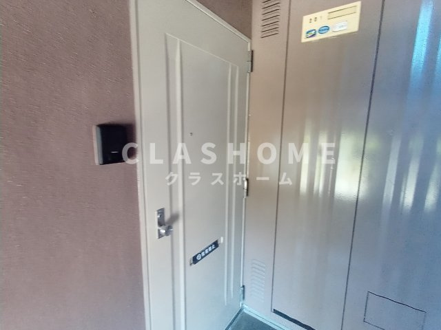 メゾンわかなの玄関