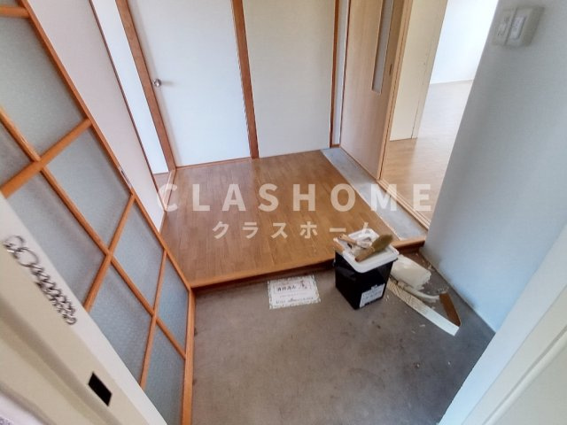 メゾンわかなの玄関