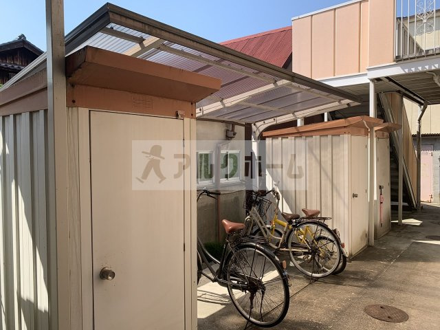 柏原市国分本町３丁目のアパートのその他共用部分|本町ガーデンハイツ　自転車置き場