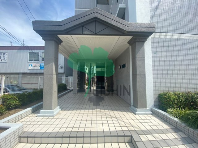 サクセス諸岡のエントランス