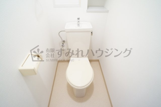 カーサ・ドゥ・テソロのトイレ|参考、同建物・反転間取りの号室