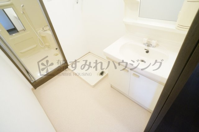 カーサ・ドゥ・テソロの洗面所|参考、同建物・反転間取りの号室