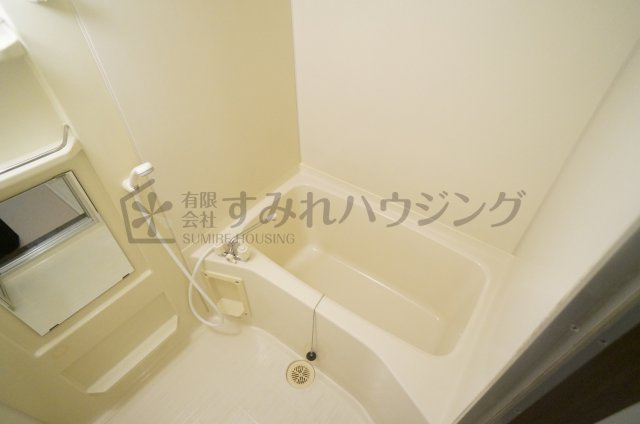 カーサ・ドゥ・テソロの浴室|参考、同建物・反転間取りの号室