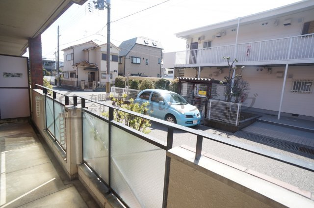 カーサ・ドゥ・テソロのバルコニー|参考、同建物・反転間取りの号室