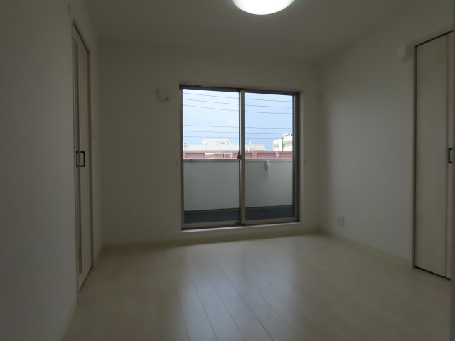 大阪市淀川区加島１丁目のハイツの洋室