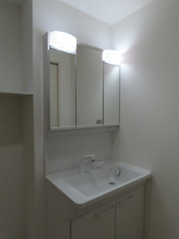 大阪市淀川区加島１丁目のハイツの独立洗面台