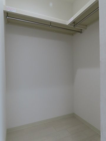 大阪市淀川区加島１丁目のハイツの収納