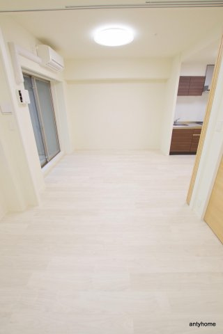 ノルデンタワー南森町プレミアム　仲介手数料無料の居間・リビング