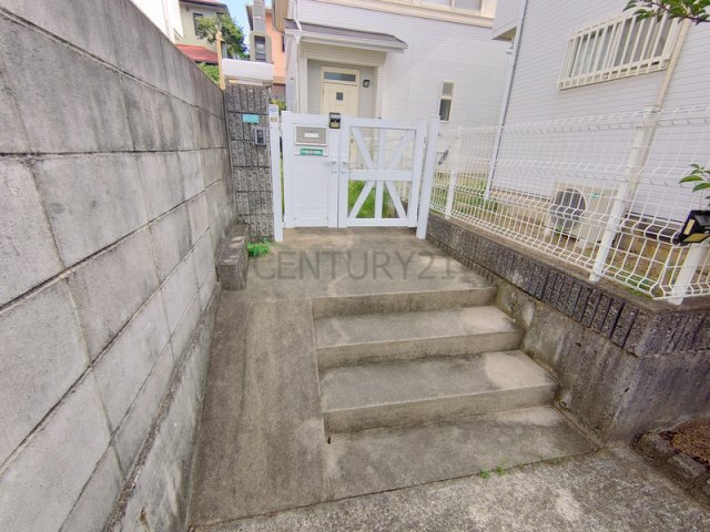 【エントランス】 | 仁川町貸家B棟