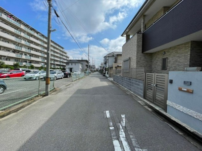 【前面道路含む現地写真】 | 上條小・平成25年建築・土地46坪・泉大津市東助松町2丁目 | 前面道路含む現地写真です