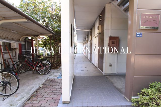 レオパレス上水桜のエントランス