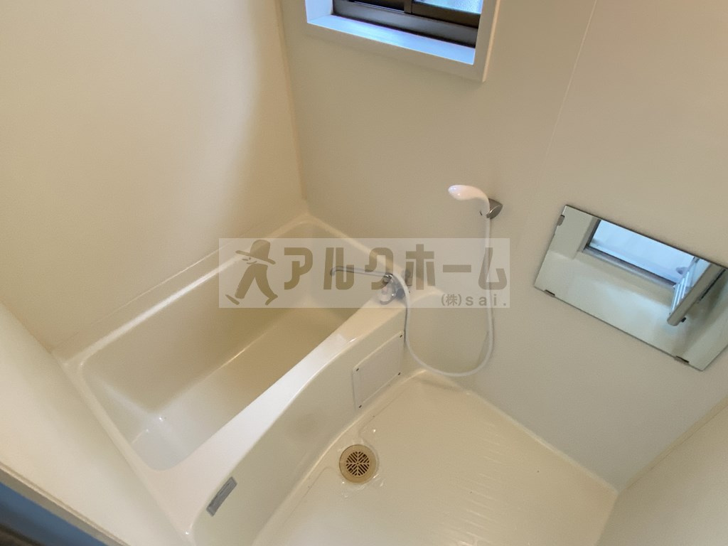 ハイツ四季の浴室