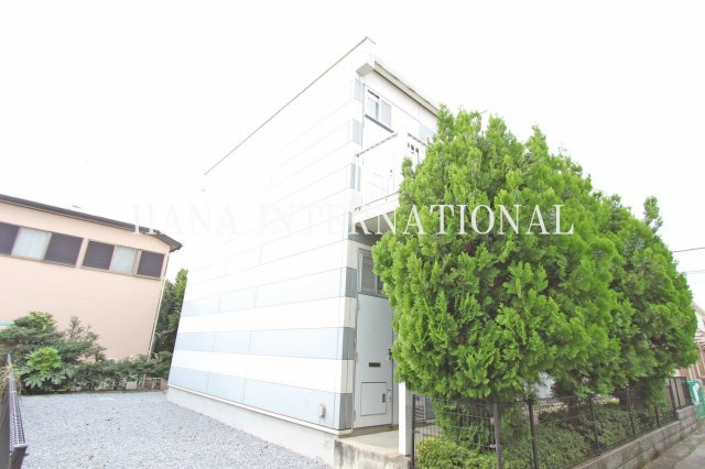 レオパレスＥＣＨＯ２００３のエントランス