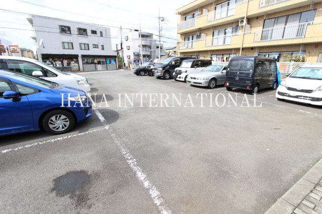 レオパレス森田２１の駐車場
