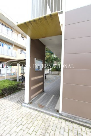レオパレス森田２１のエントランス