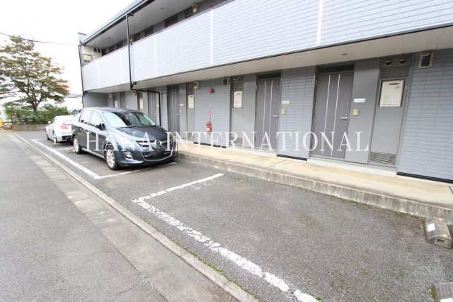 レオパレス葵第１の駐車場