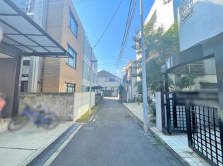 【前面道路含む現地写真】 | ご自宅から現地まで、当社スタッフがお車にて、「お迎え・お送り」をしております。ぜひお気軽にお問い合わせくださいませ♪