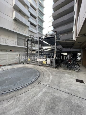 SWISS梅田東の駐車場|駐車場があるので、車を買う予定の方も安心です