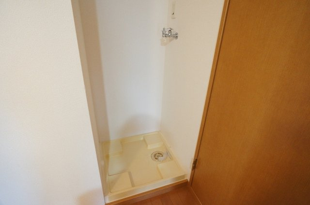 【設備】 | サンシャルム万代 | 室内洗濯機置場