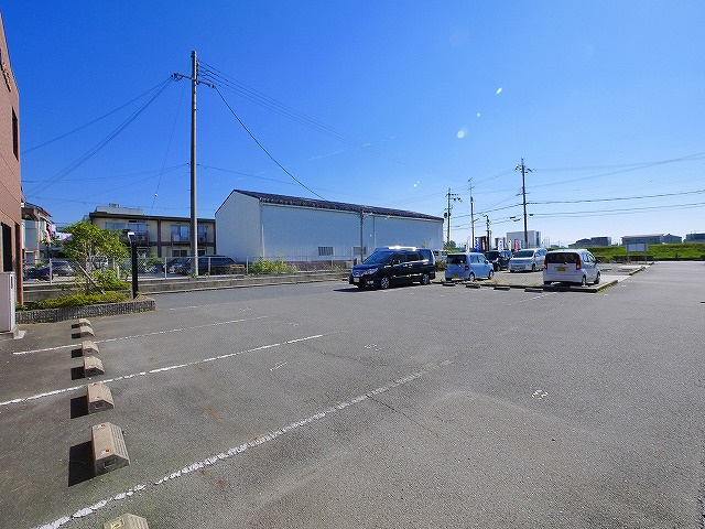アベニール（二階堂上ノ庄町）の駐車場|駐車場完備です