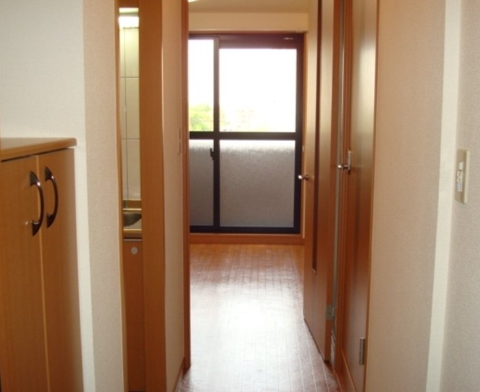 ヴィレッジヒル宮西の玄関