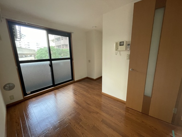 ヴィレッジヒル宮西の洋室