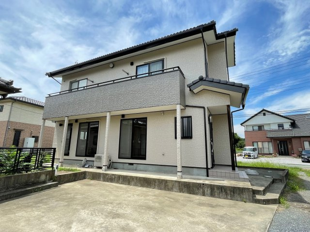 藤岡市本郷　中古の前面道路含む現地写真|前面道路含む現地写真です