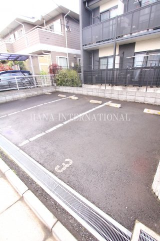 レオパレス花水木の駐車場