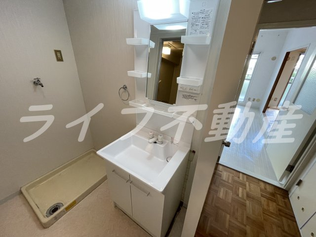 メゾンドール水野の独立洗面台|朝の支度にも助かる、独立の洗髪洗面化粧台