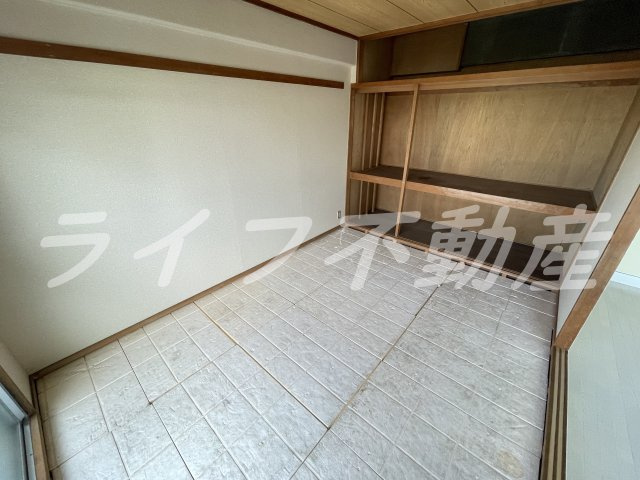 メゾンドール水野の寝室|広くて明るい寝室