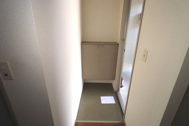 セジュールOKの玄関|収納もある玄関です