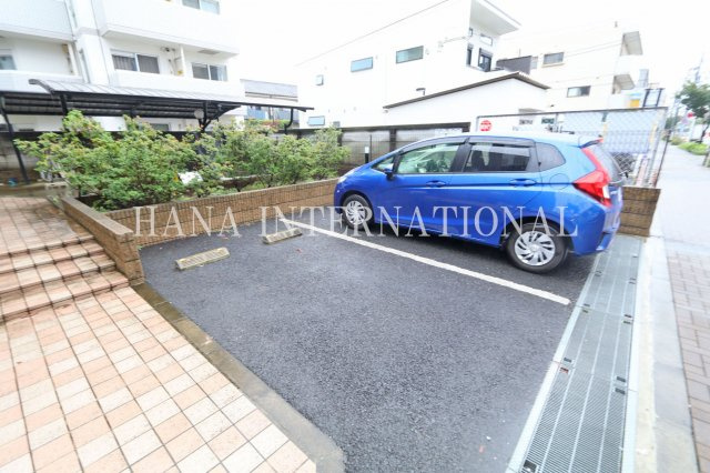 レオネクストＮＩＳＨＩＧＡＩⅢ の駐車場