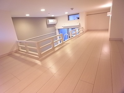 【寝室】 | クレーアジュ山手 | ５帖オーバーのロフトですよ～